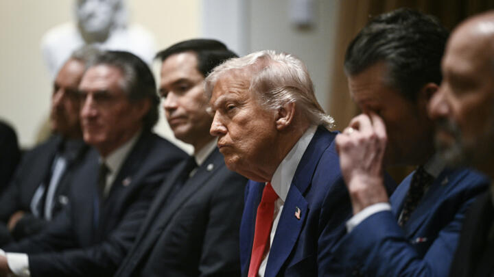 Le président américain Donald Trump préside une réunion du cabinet à la Maison Blanche, le 10 avril 2025.
